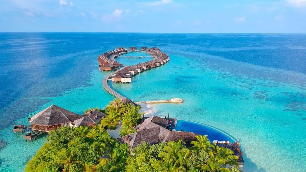Malediwy Ari Atol South Ari Atoll, Huvahendhoo Lily Beach Resort & Spa