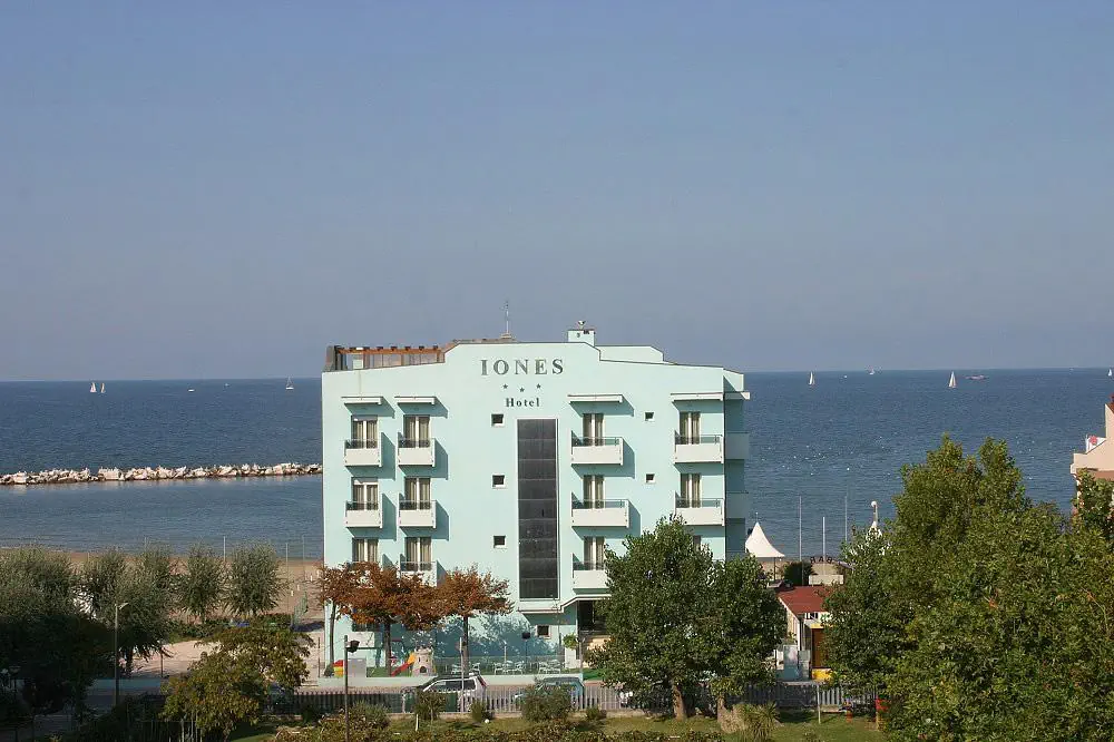 Włochy Riwiera Adriatycka Rimini Hotel Iones