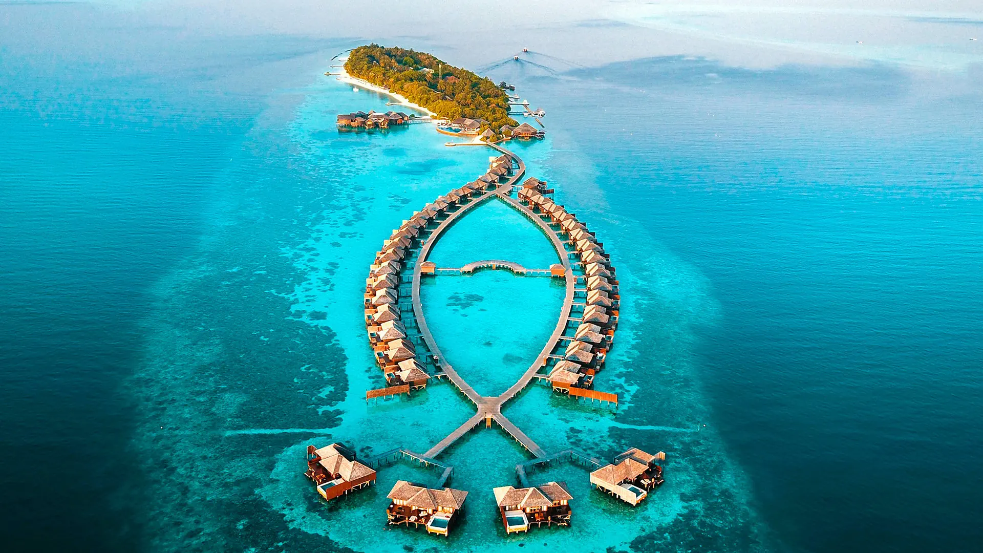 Malediwy Ari Atol South Ari Atoll, Huvahendhoo Lily Beach Resort & Spa at Huvahendhoo