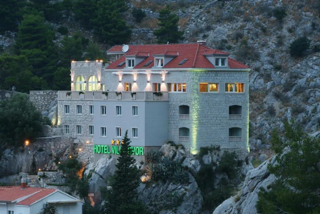 Chorwacja Dalmacja Południowa Omiš Villa Dvor (PKT)