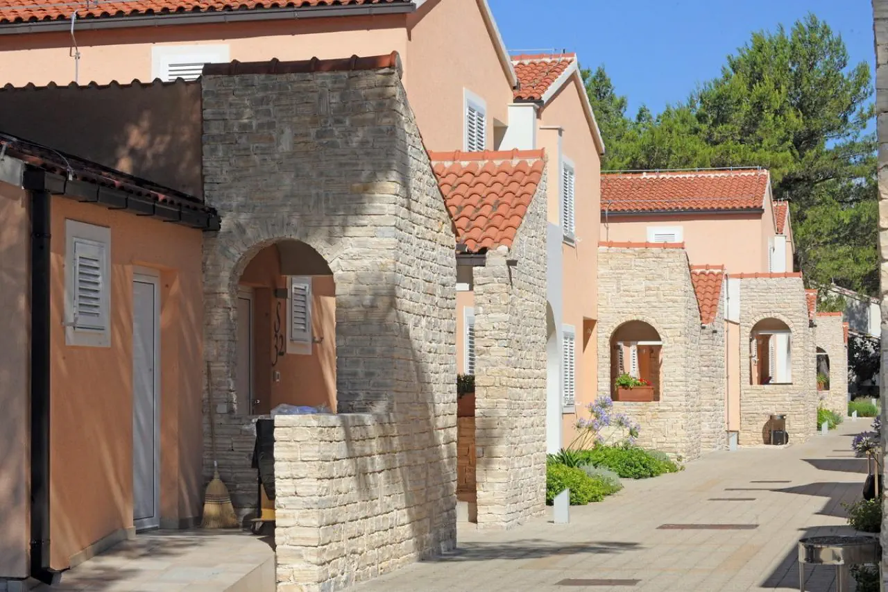 HOTEL Zaton Holiday Resort - Apartments
