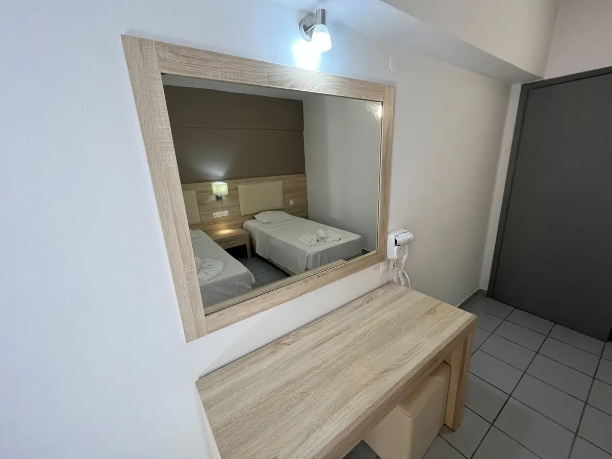 Acropolis Apts