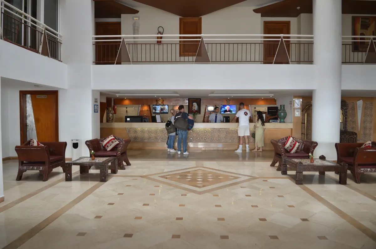 Intouriste Hotel & Suites