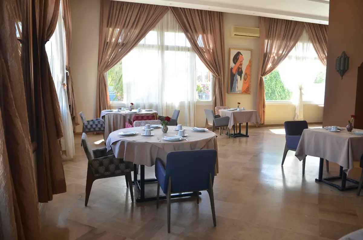 Intouriste Hotel & Suites