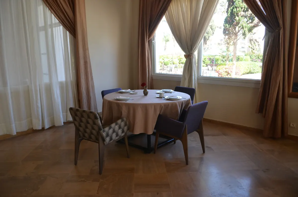 Intouriste Hotel & Suites