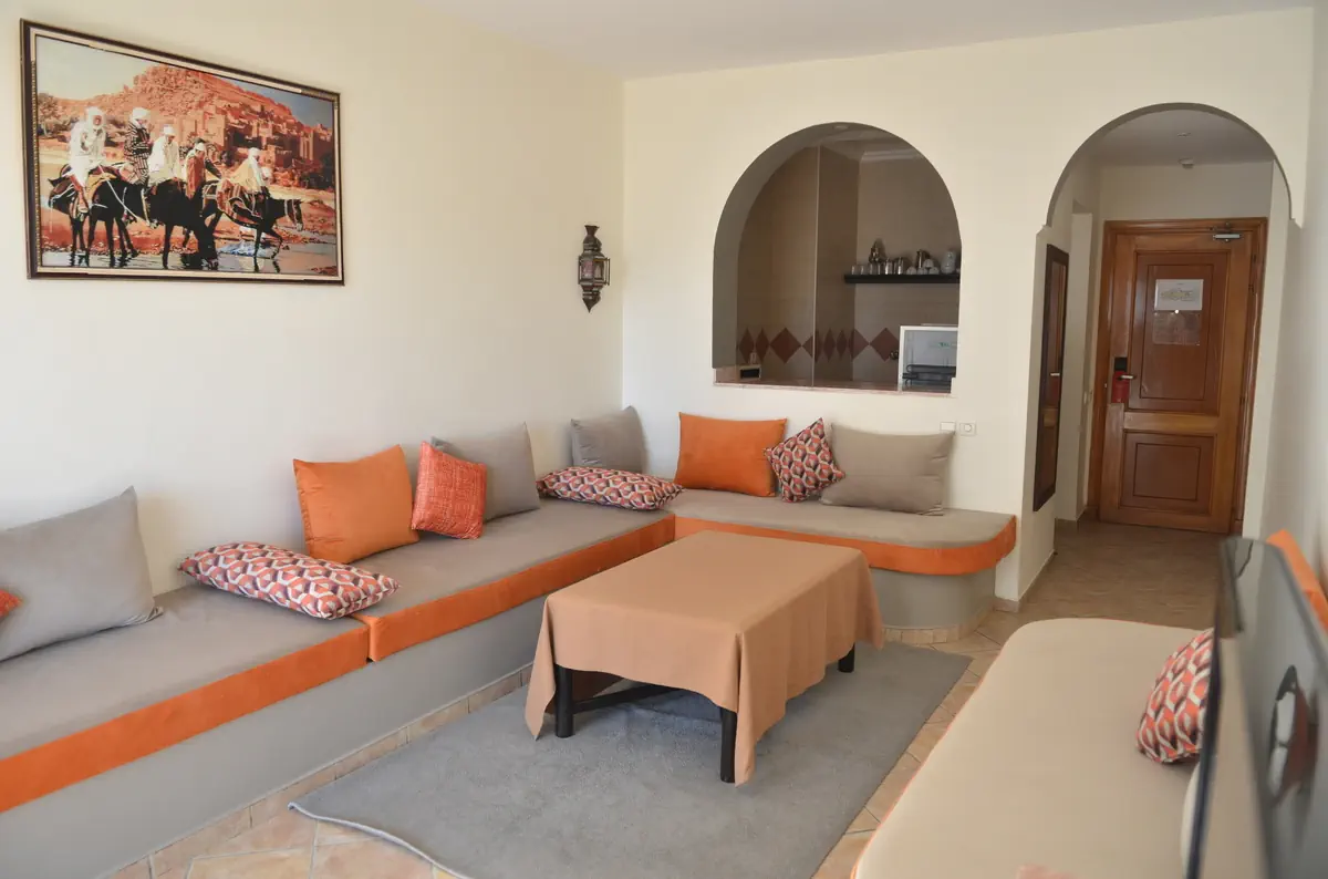 Intouriste Hotel & Suites