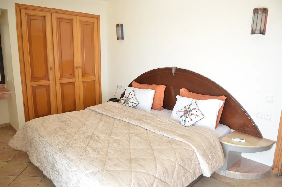 Intouriste Hotel & Suites