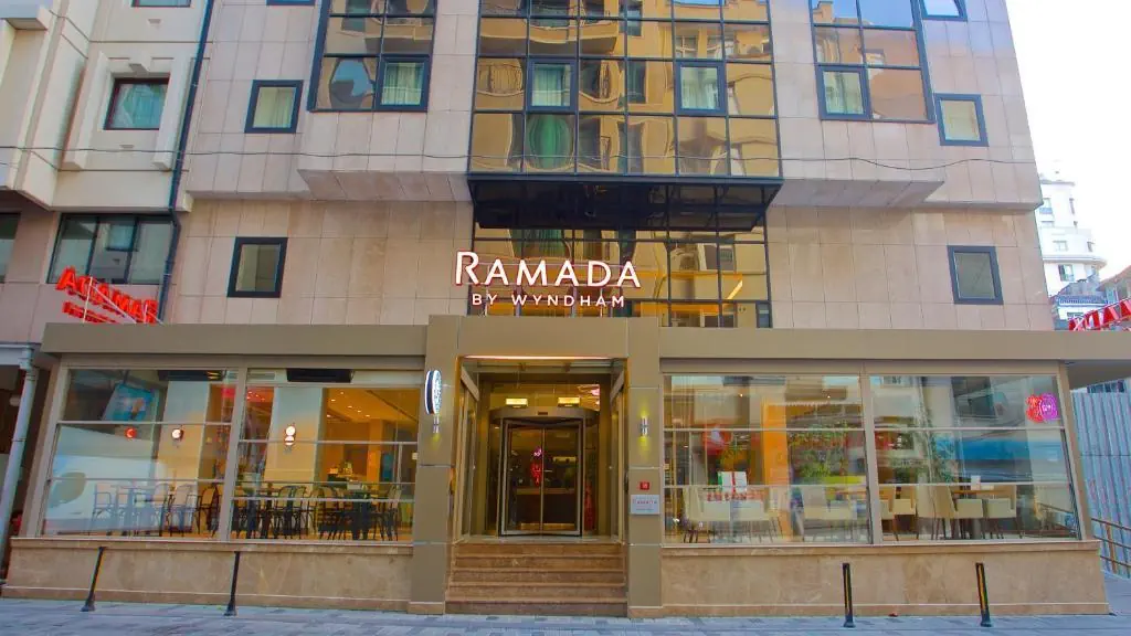 Ramada by Wyndham Istanbul Taksim - zdjęcie 3