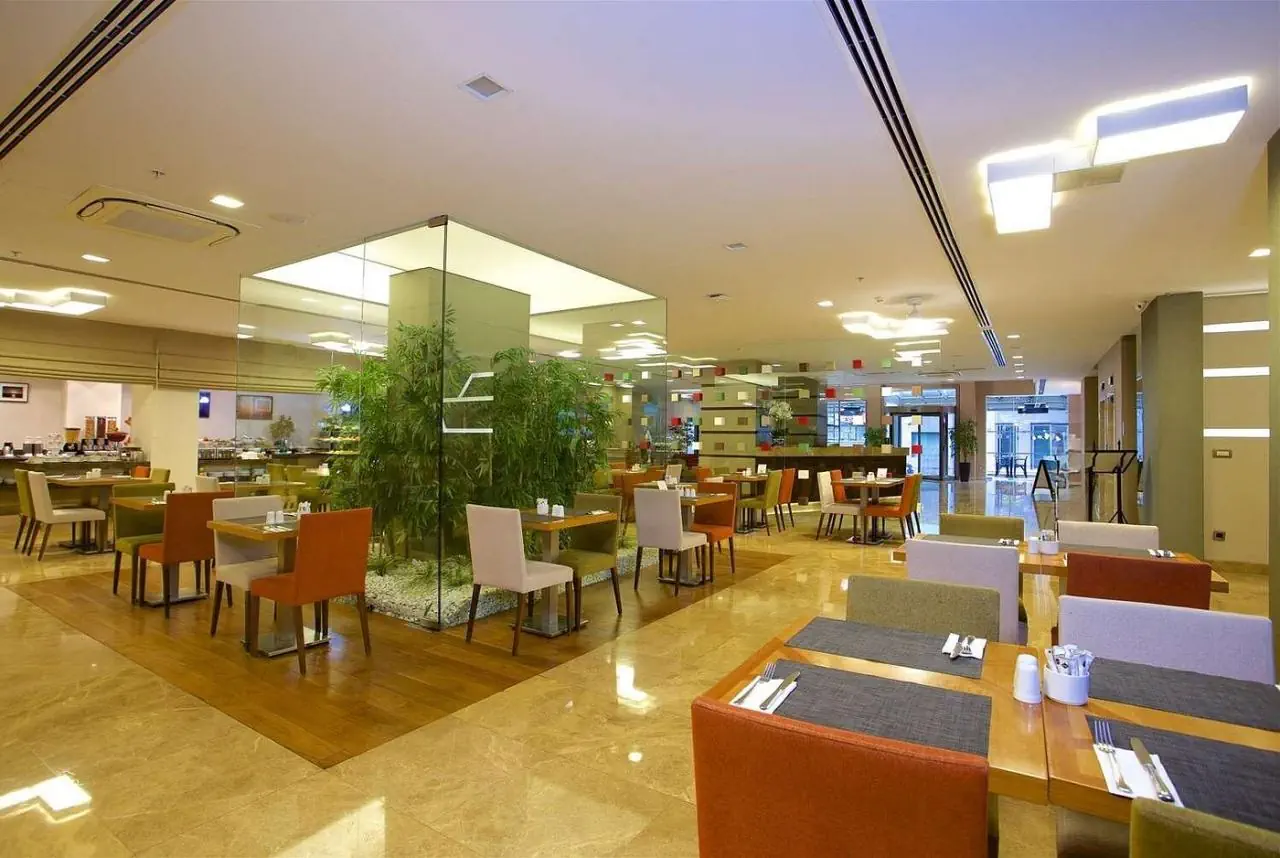 Ramada by Wyndham Istanbul Taksim - zdjęcie 6