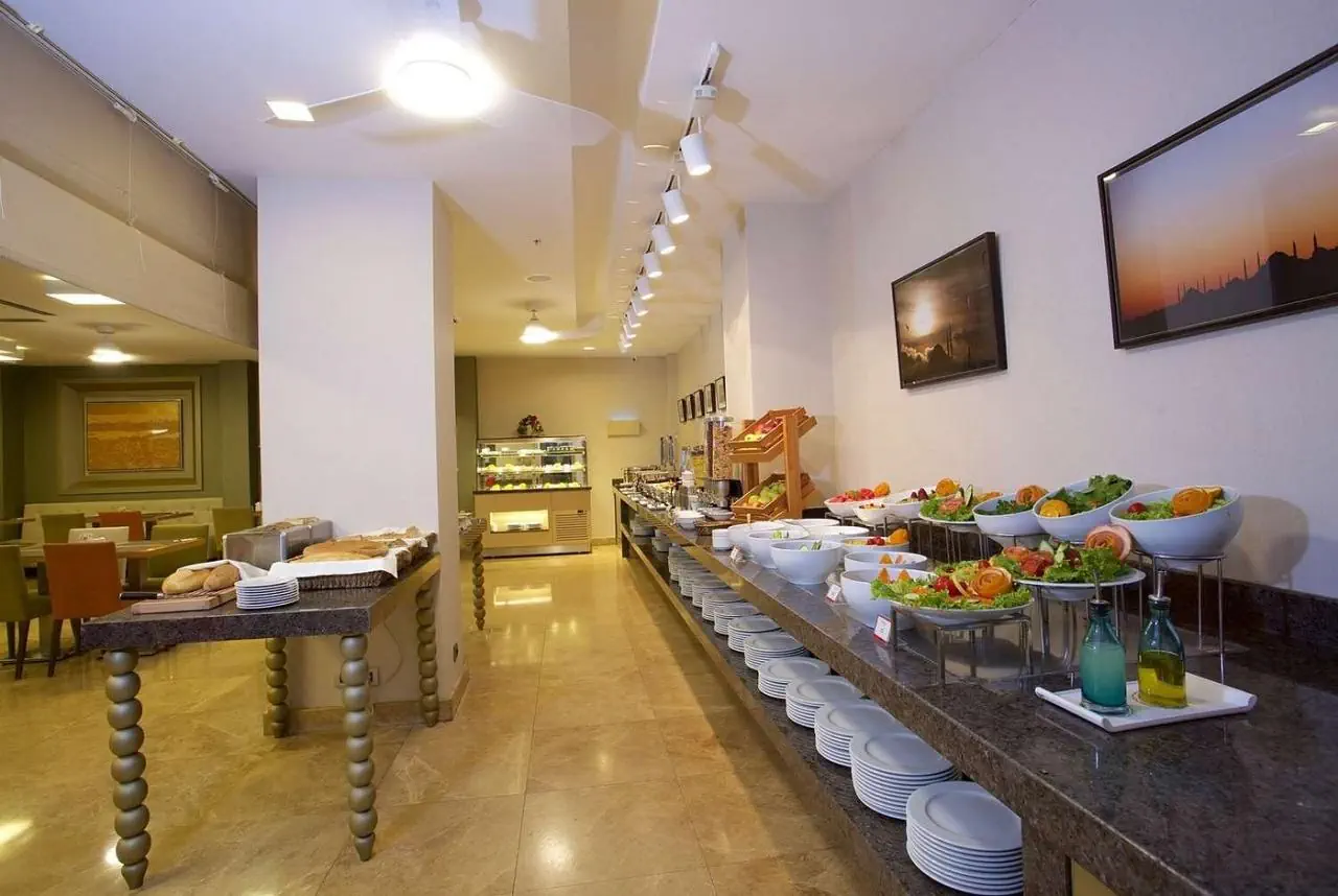 Ramada by Wyndham Istanbul Taksim - zdjęcie 7