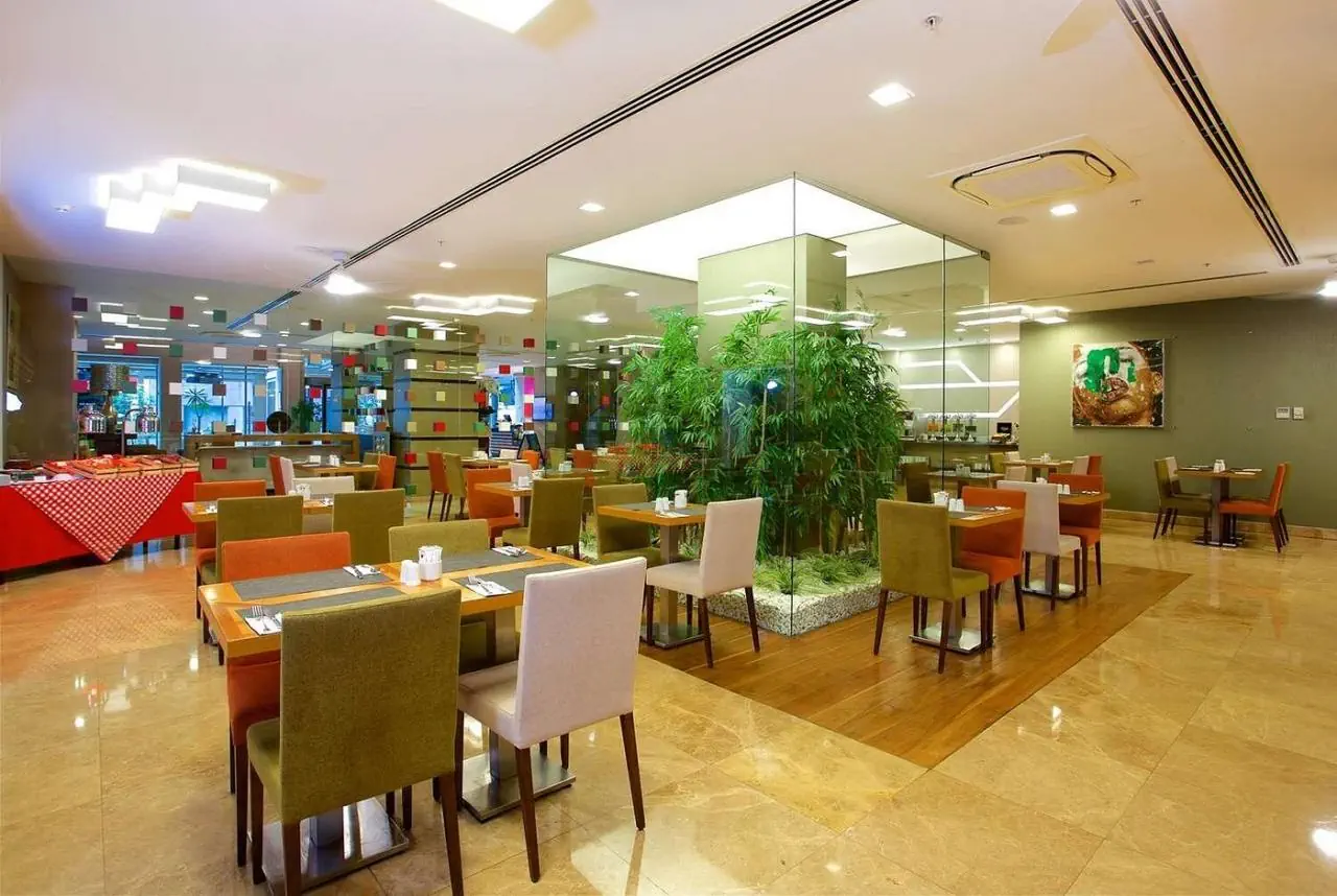 Ramada by Wyndham Istanbul Taksim - zdjęcie 5