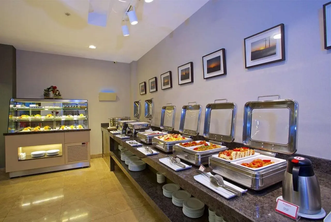 Ramada by Wyndham Istanbul Taksim - zdjęcie 8