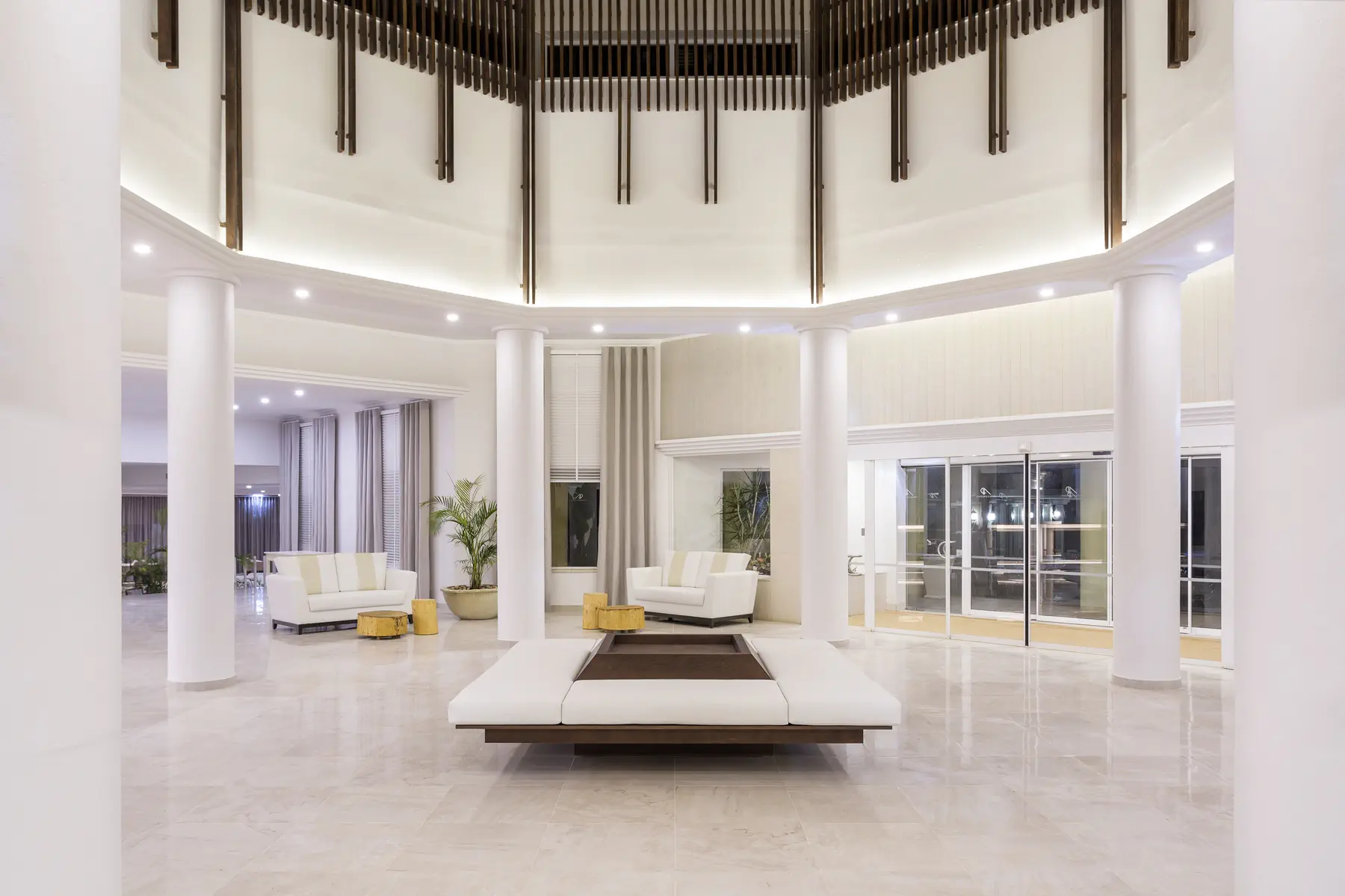 Отель: Adriana Beach Resort