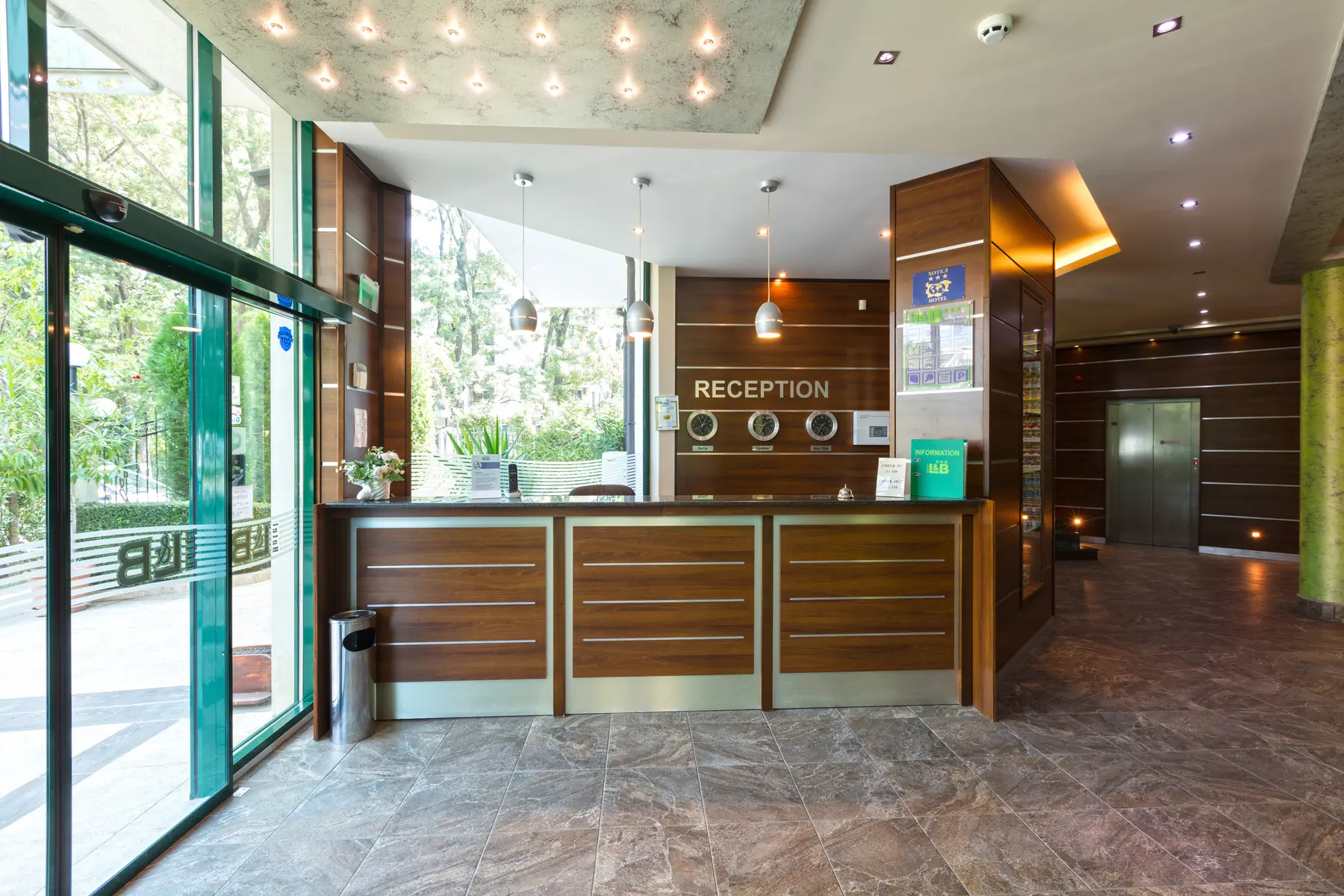 LB Hotel - zdjęcie 7