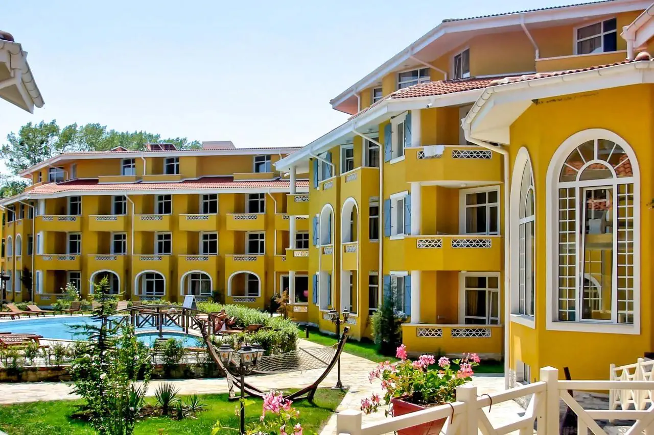 Blue Orange Beach Resort