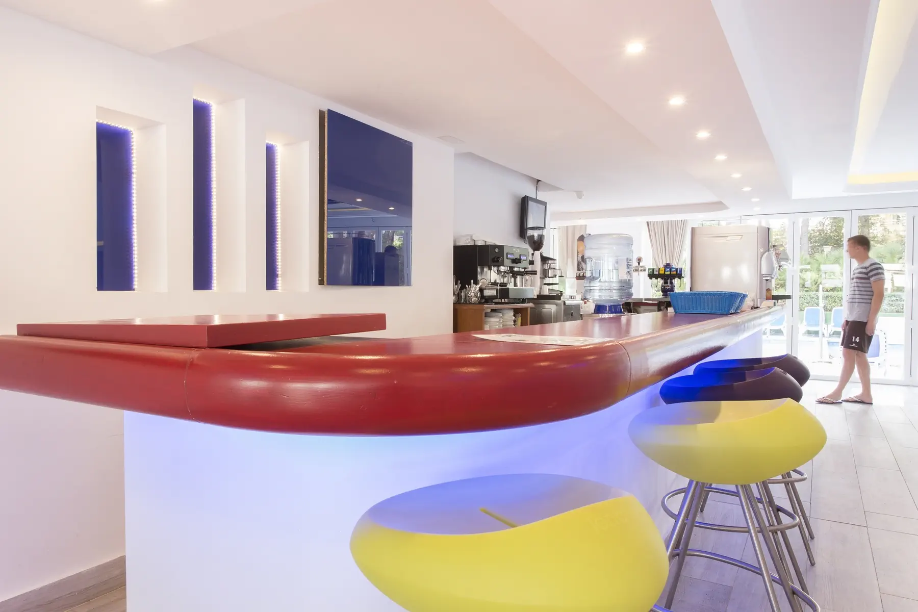 Guya Wave Hotel