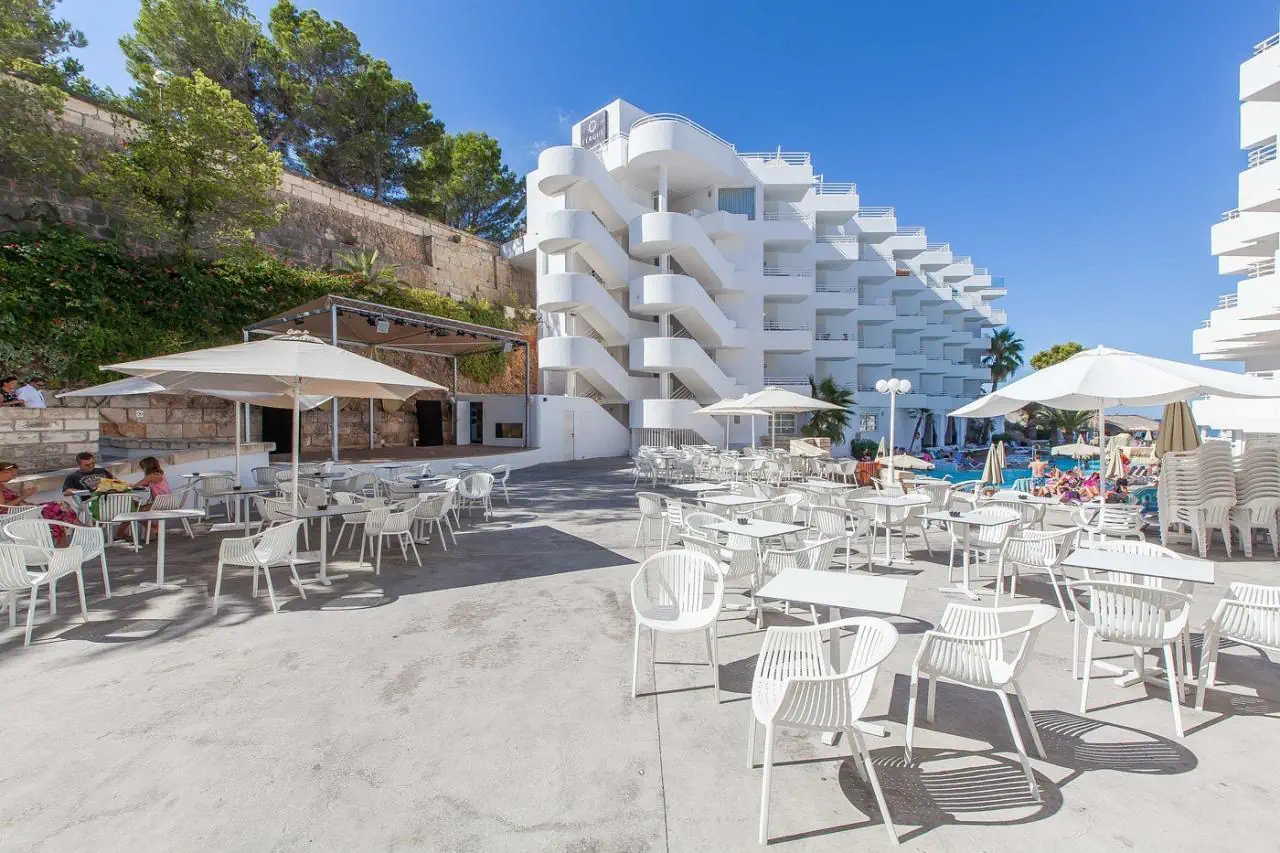 HOTEL FERGUS Style Cala Blanca Suites ****