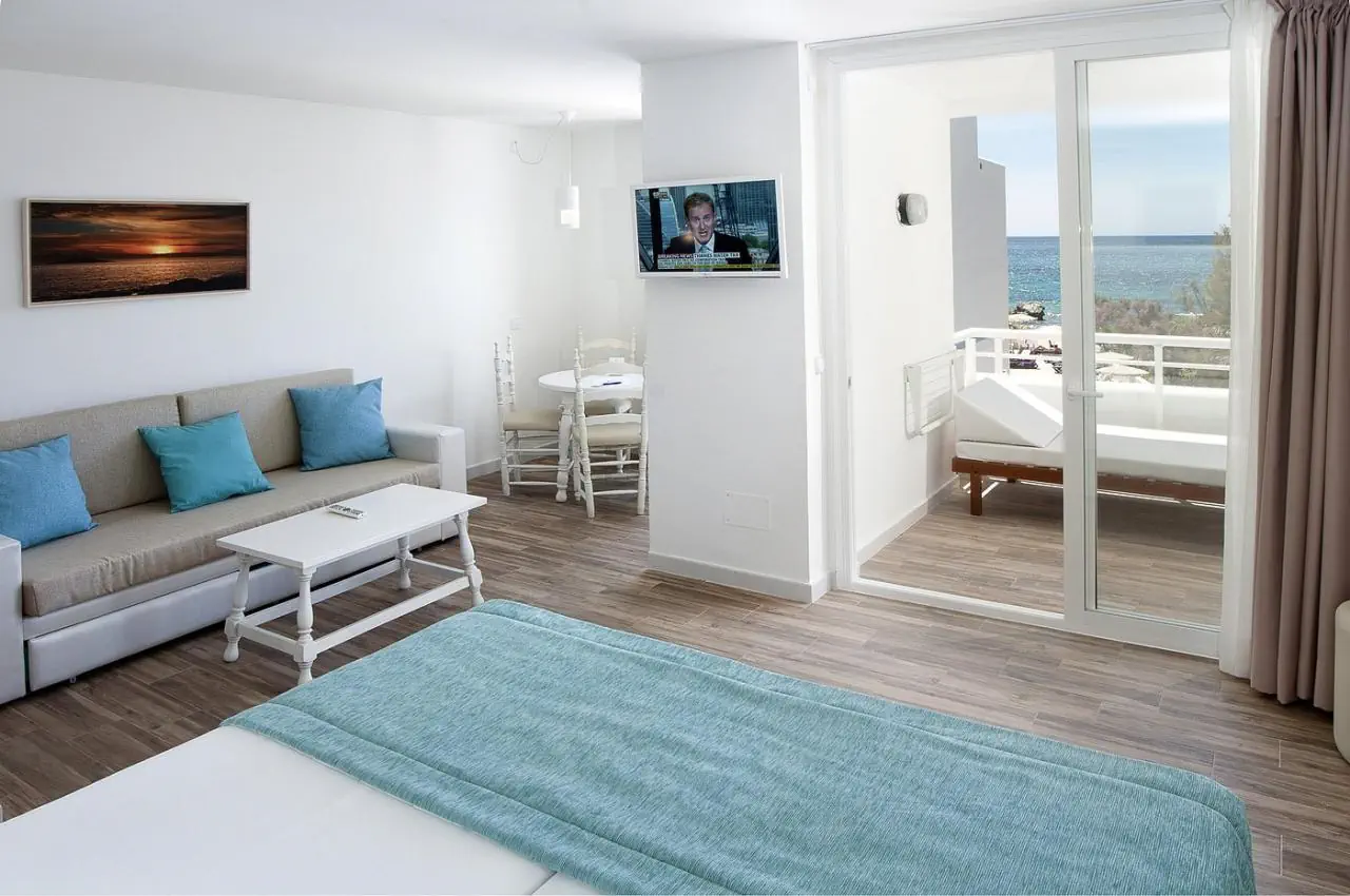 HOTEL FERGUS Style Cala Blanca Suites ****