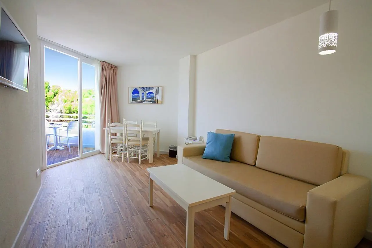 HOTEL FERGUS Style Cala Blanca Suites ****