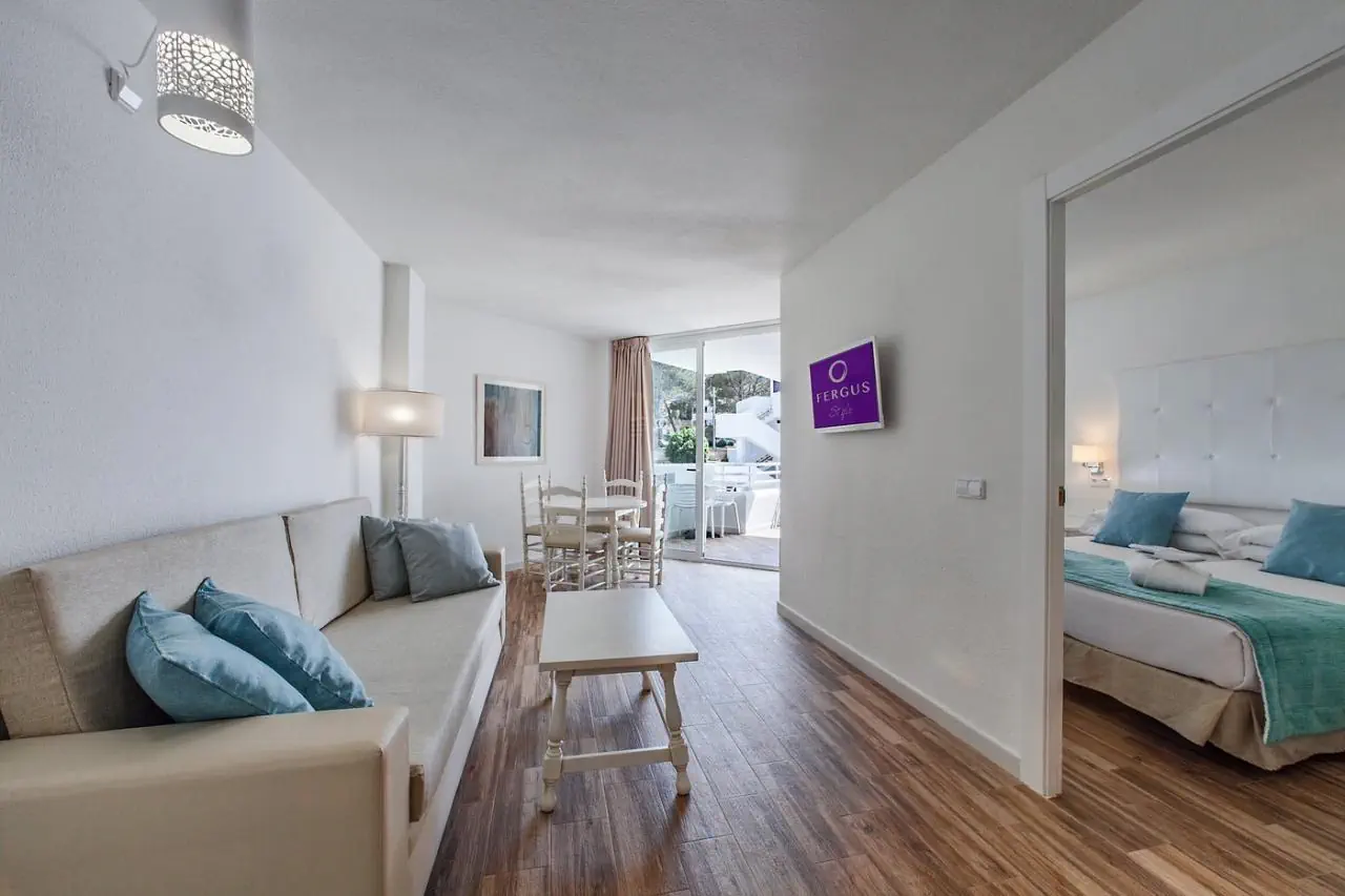 HOTEL FERGUS Style Cala Blanca Suites ****
