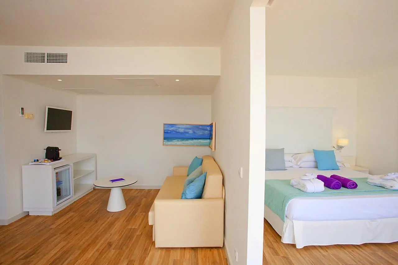HOTEL FERGUS Style Cala Blanca Suites ****