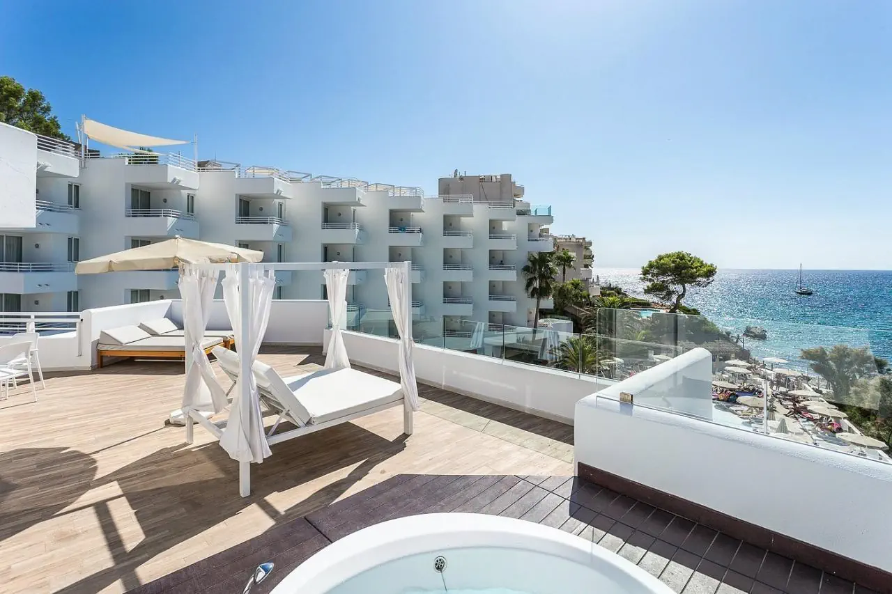 HOTEL FERGUS Style Cala Blanca Suites ****