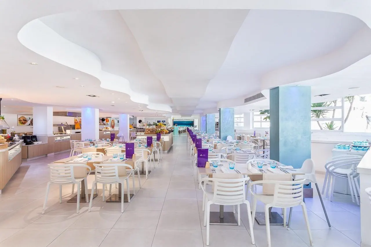 HOTEL FERGUS Style Cala Blanca Suites ****