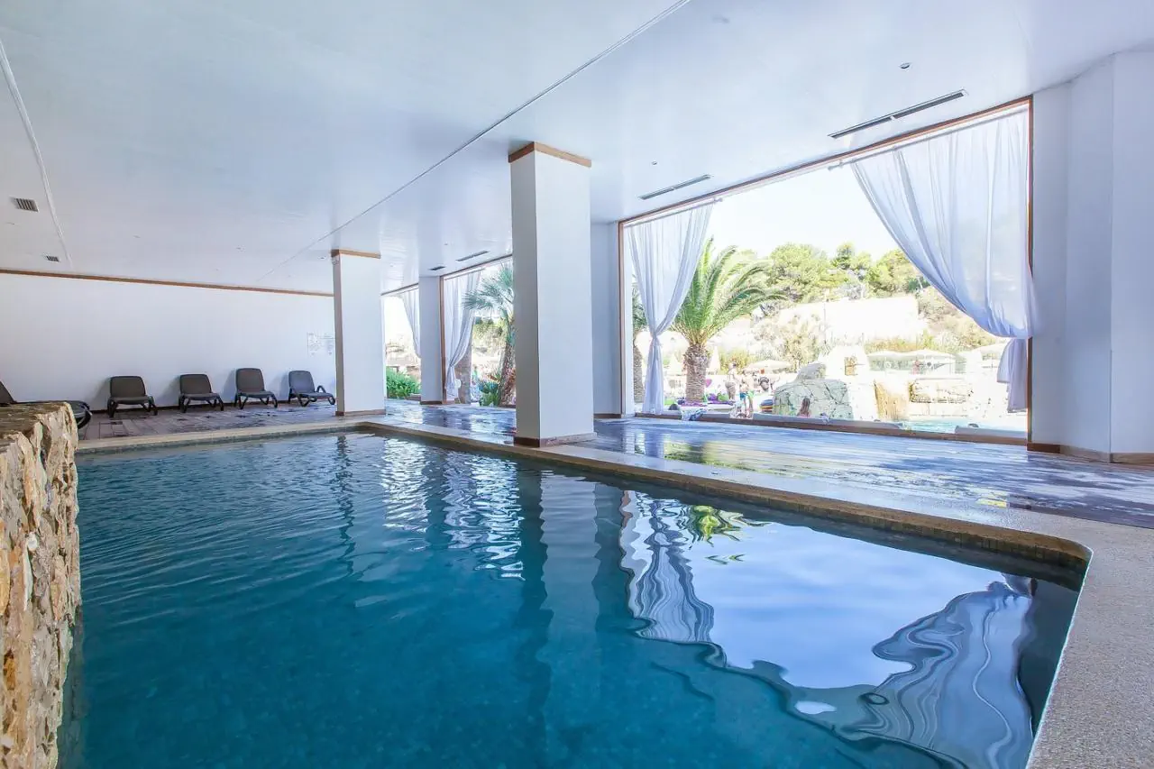 HOTEL FERGUS Style Cala Blanca Suites ****