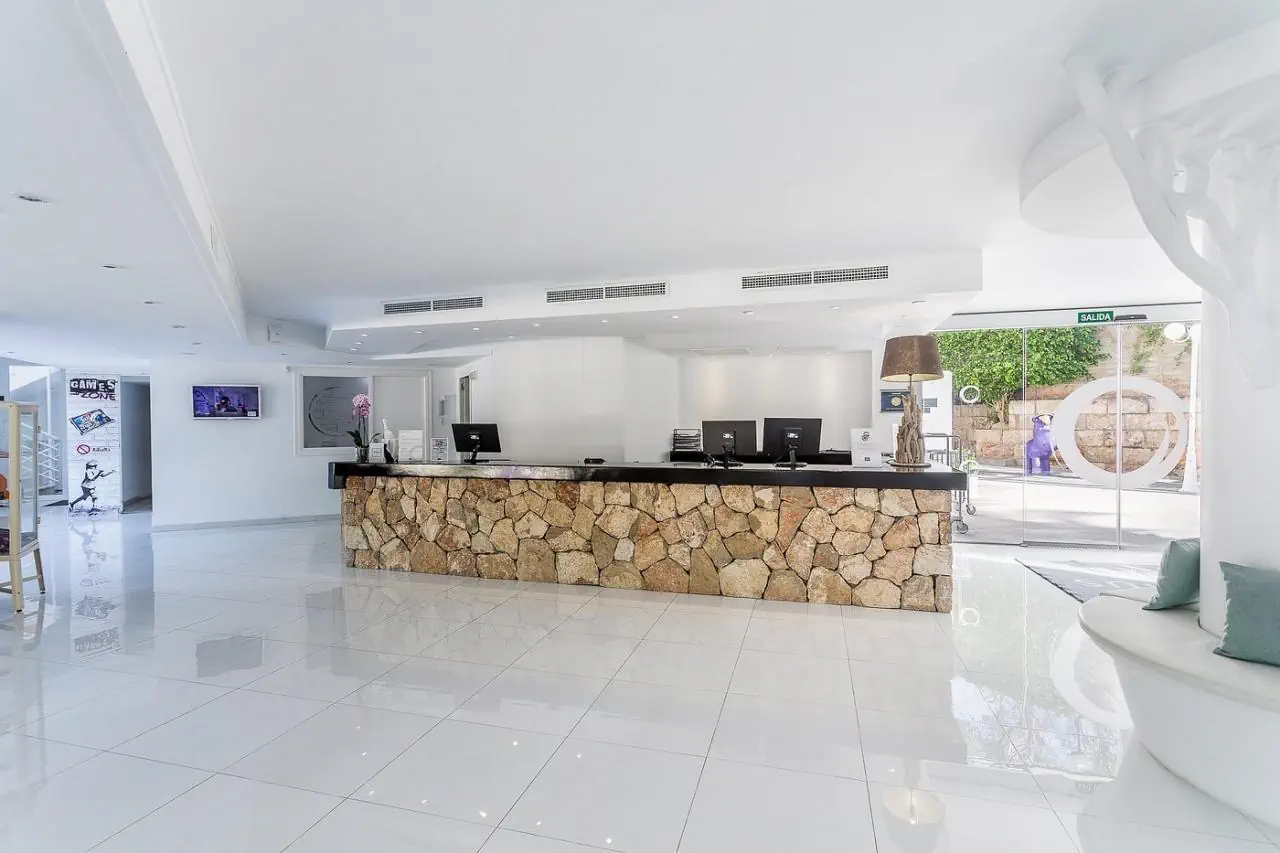 HOTEL FERGUS Style Cala Blanca Suites ****