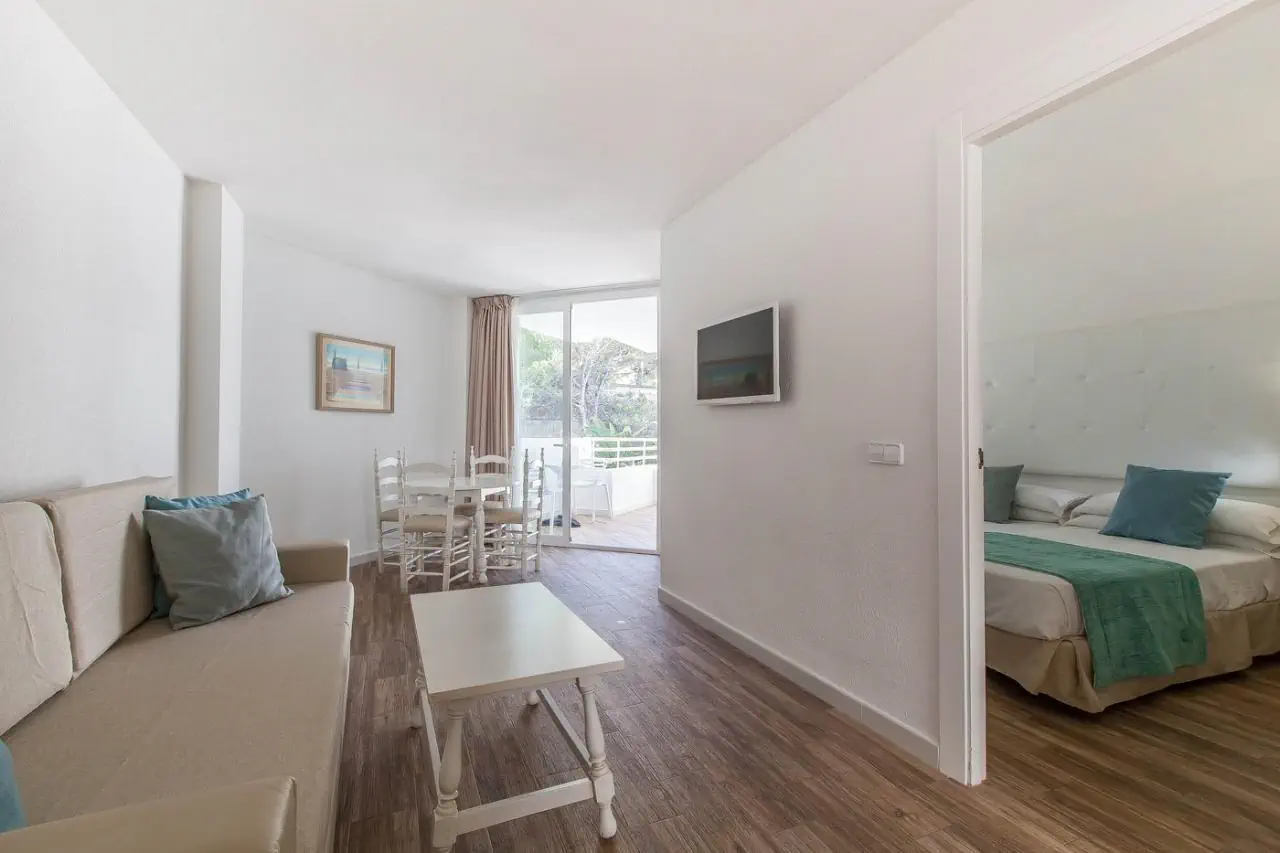 HOTEL FERGUS Style Cala Blanca Suites ****