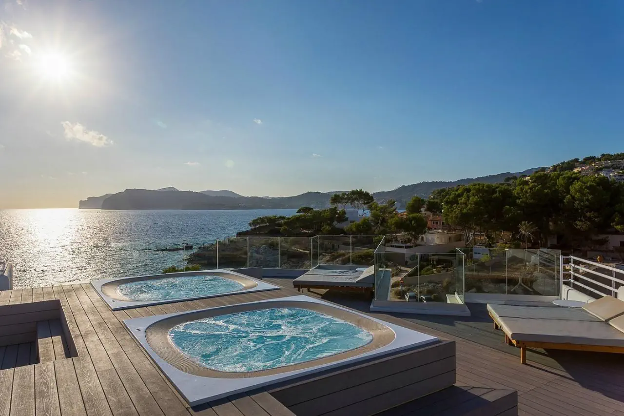 HOTEL FERGUS Style Cala Blanca Suites ****