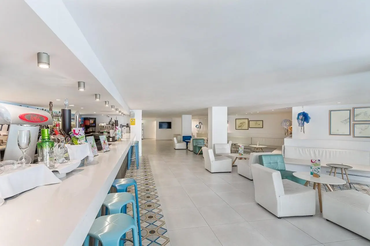 HOTEL FERGUS Style Cala Blanca Suites ****