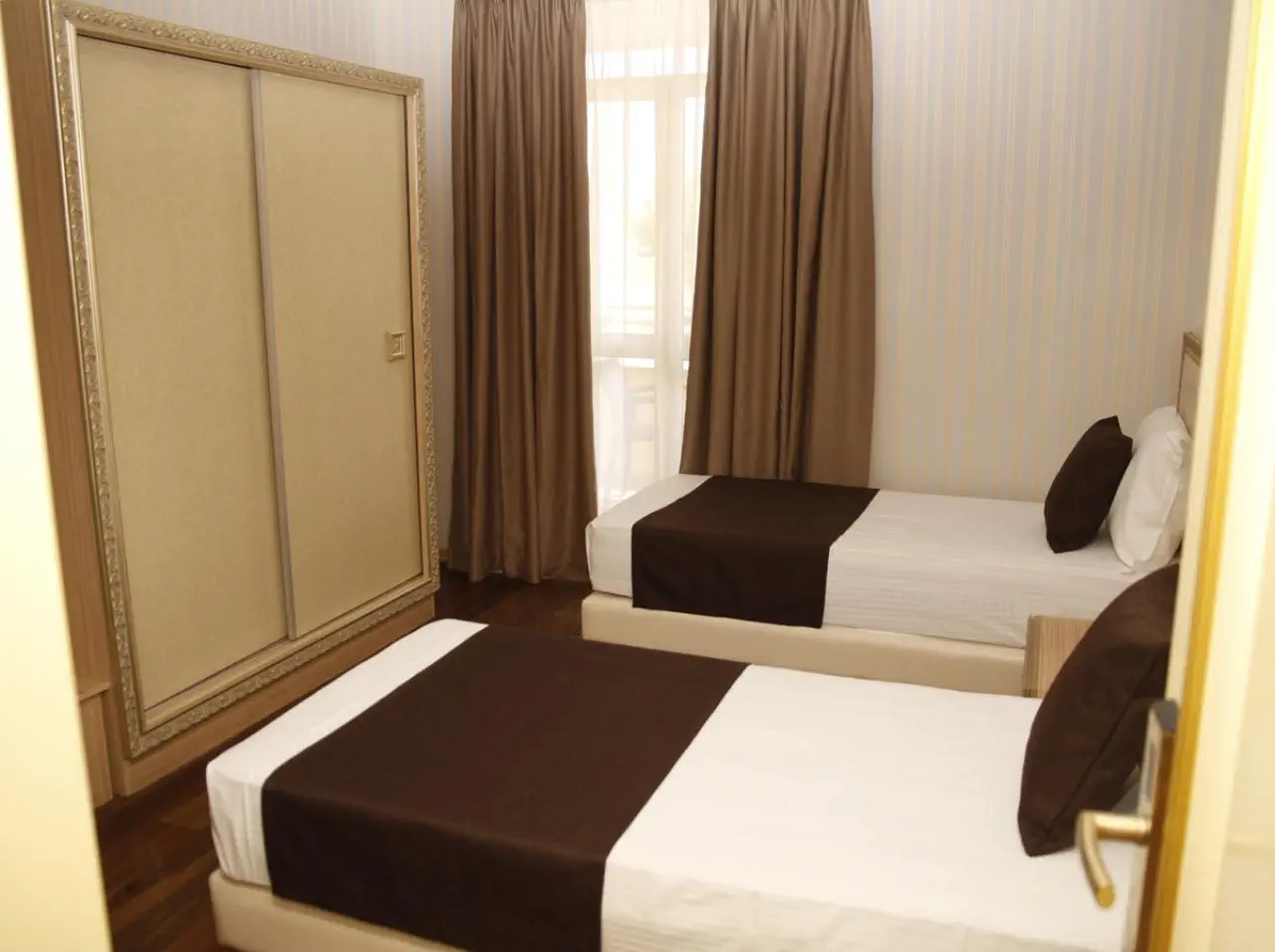 HOTEL AMH Hotel