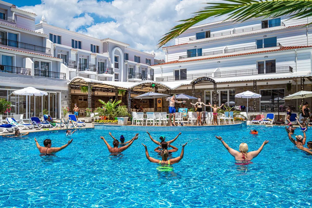 HOTEL Martinez