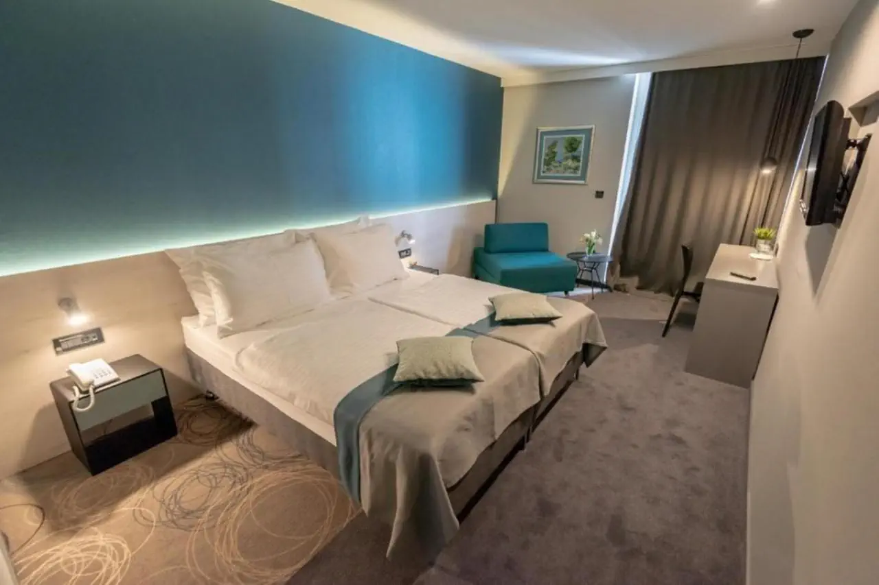 HOTEL Hotel Kolovare