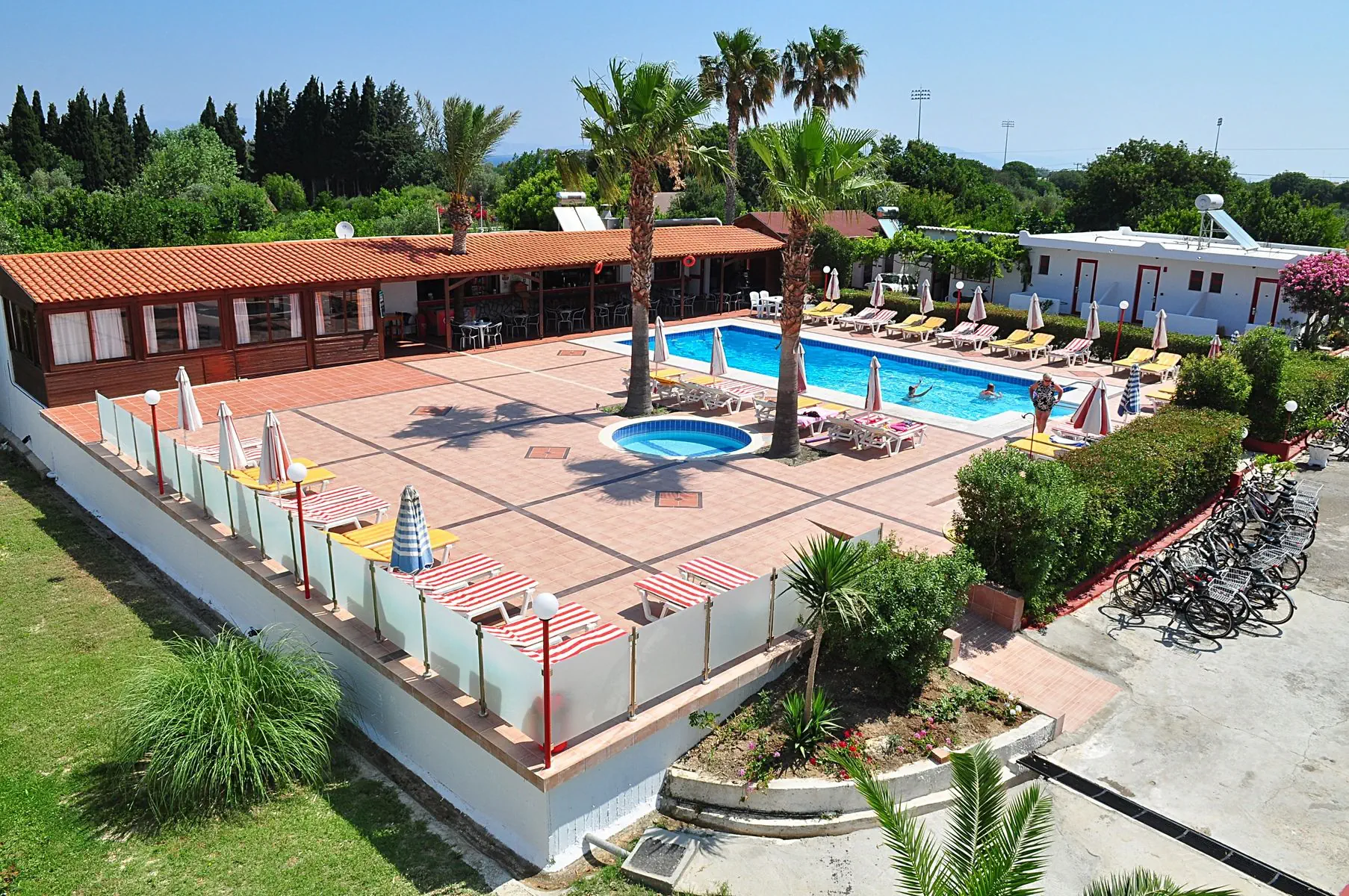 Sandys Studios & Log Villas - zdjęcie 5
