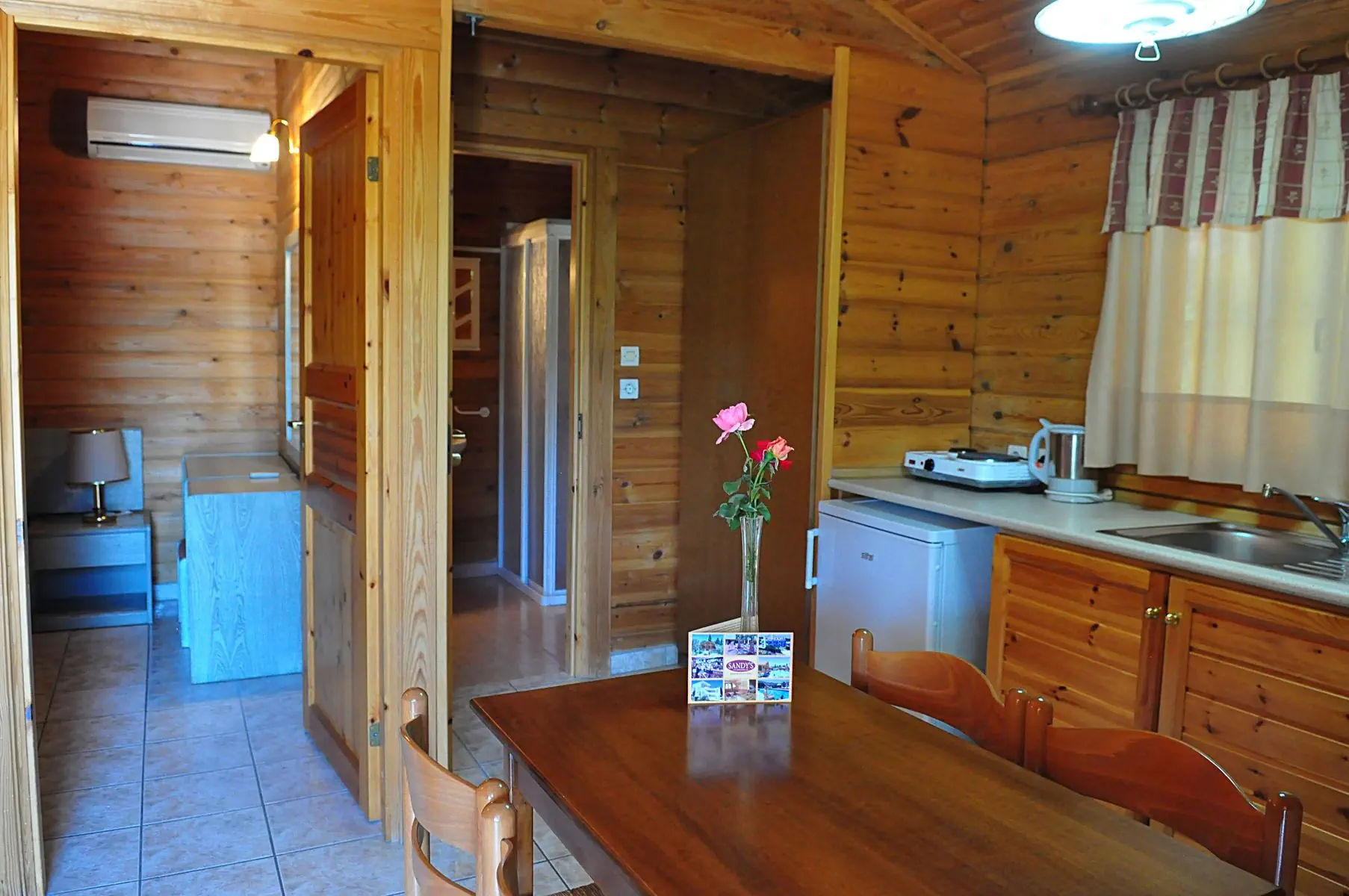 Sandys Studios & Log Villas - zdjęcie 18