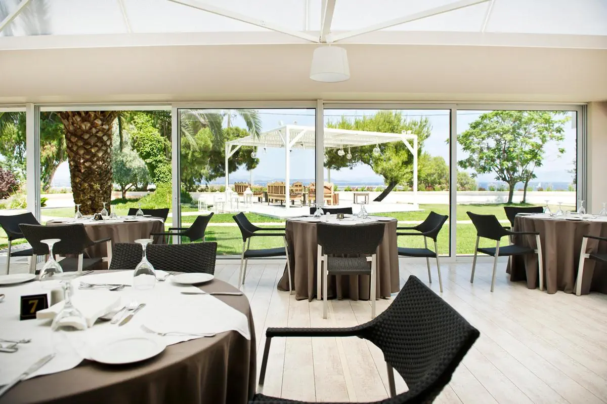 Brown Marathon Beach Resort - zdjęcie 5