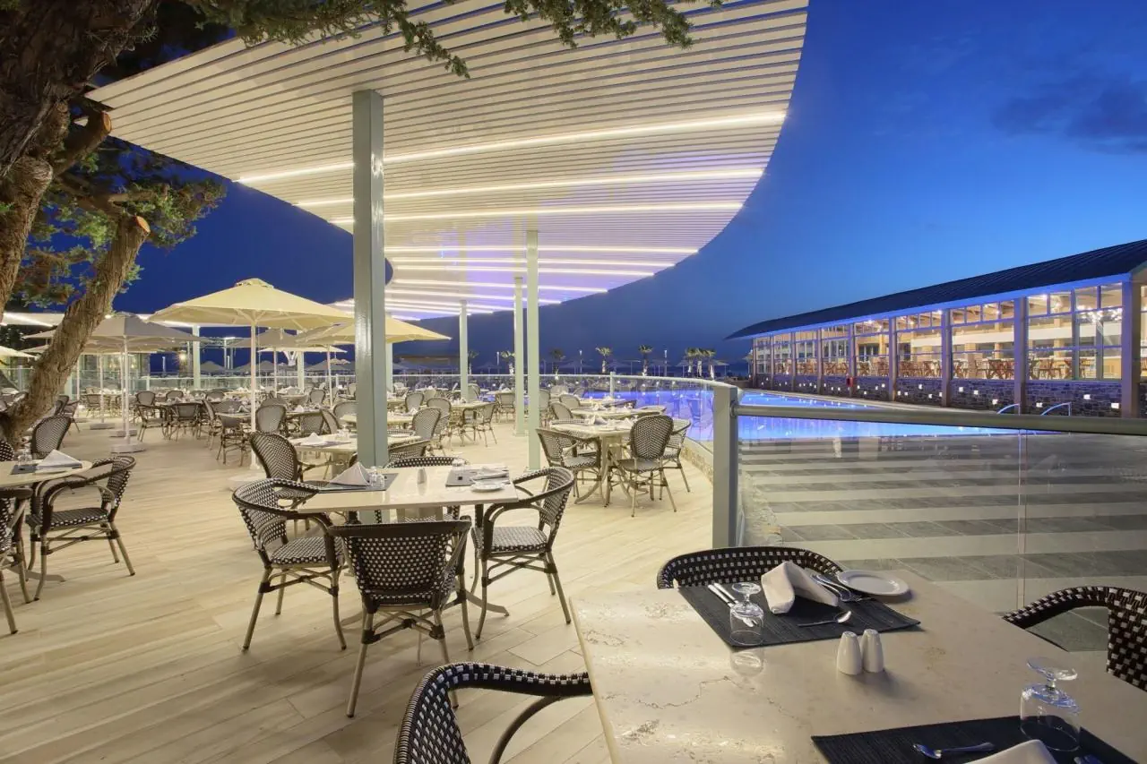 HOTEL ARINA BEACH RESORT