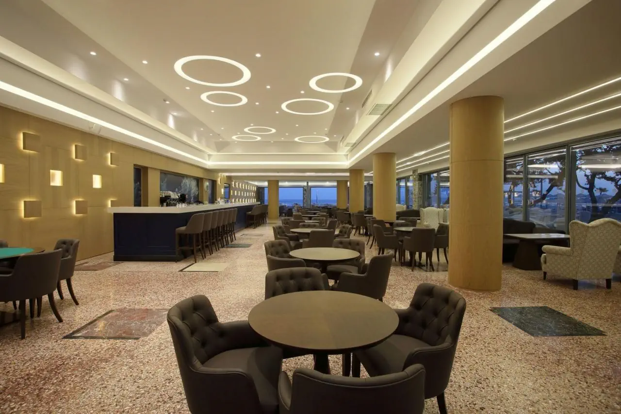 HOTEL ARINA BEACH RESORT