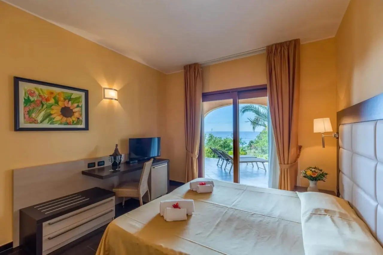 HOTEL UNICO CANNAMELE ESCAPE TROPEA