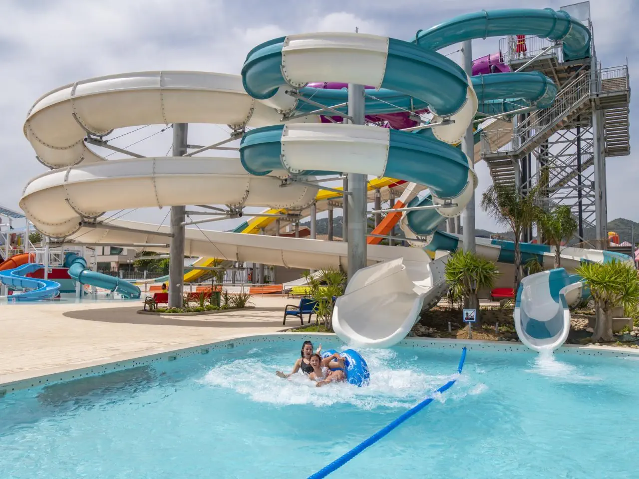HOTEL Golden Taurus Aquapark Resort