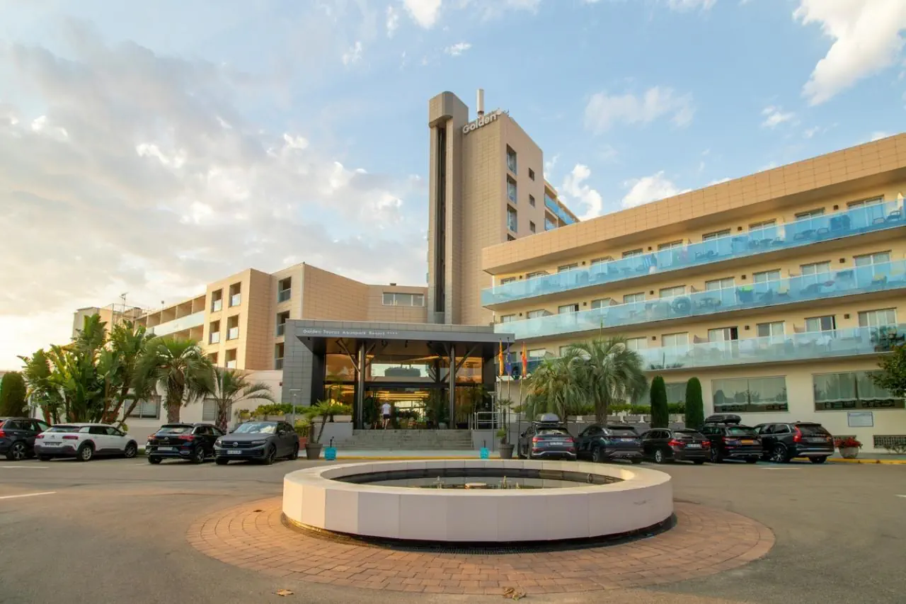 HOTEL Golden Taurus Aquapark Resort