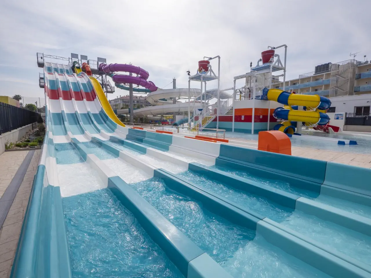 HOTEL Golden Taurus Aquapark Resort