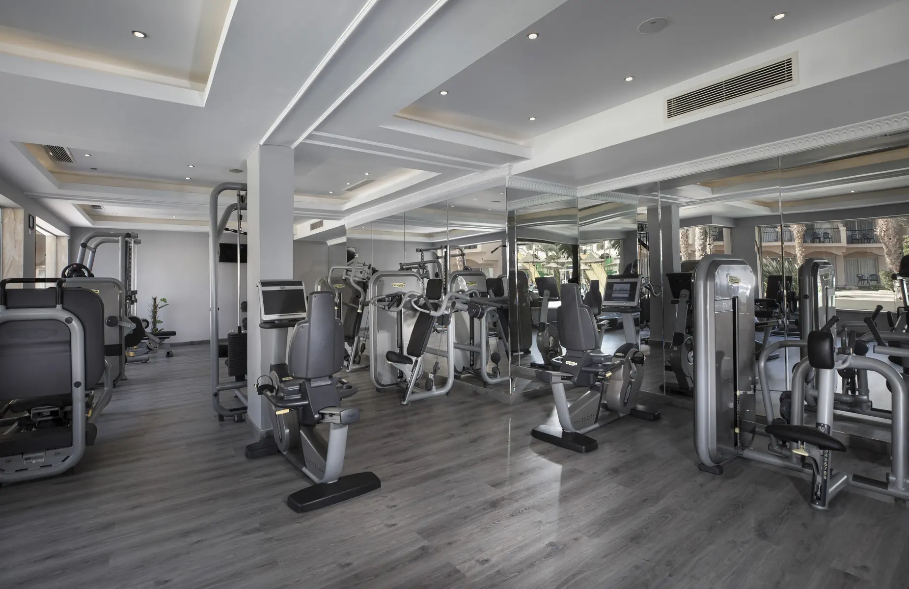 V Grand Beach Resort Sahl Hasheesh - zdjęcie 12