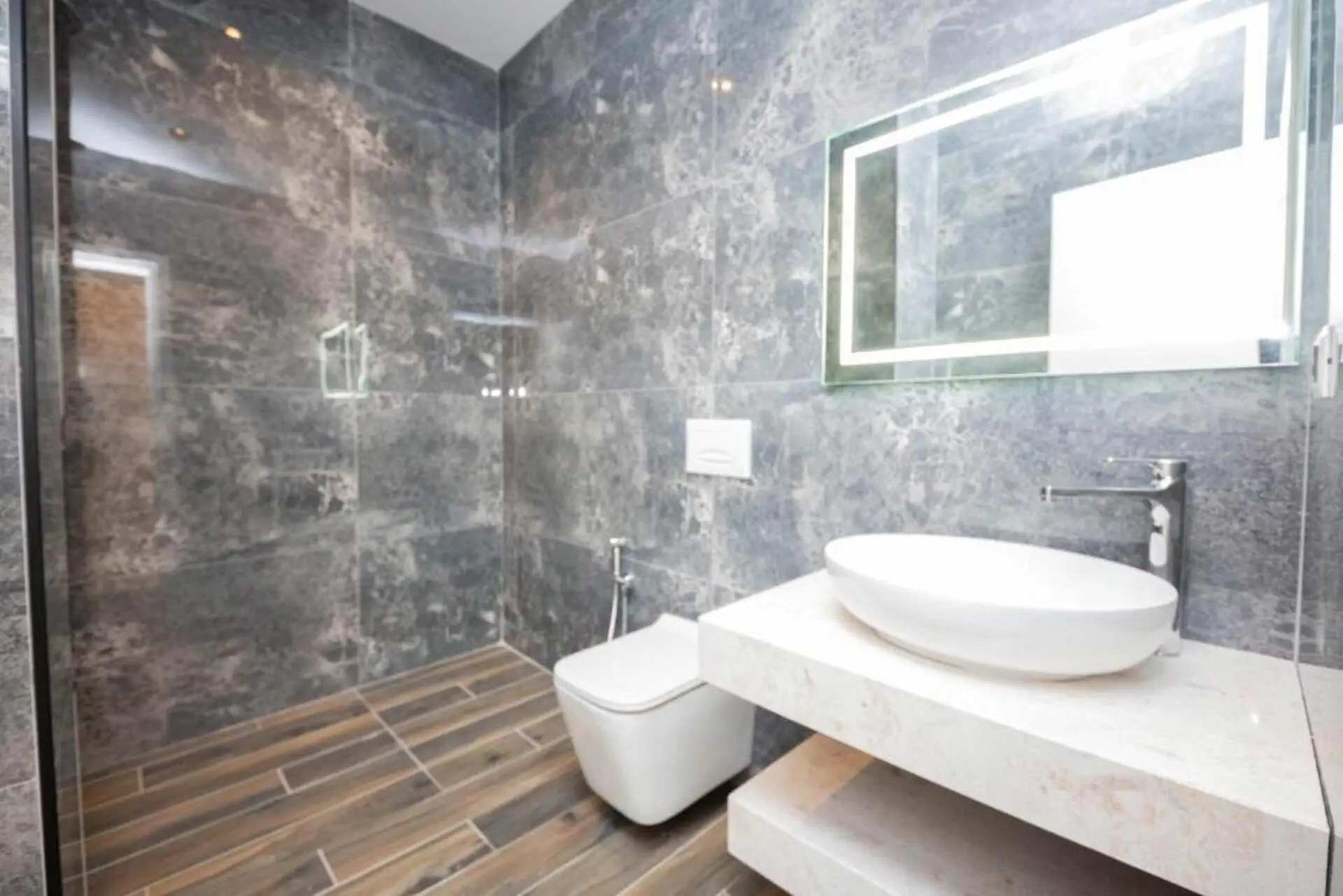 Alion Hotel 21