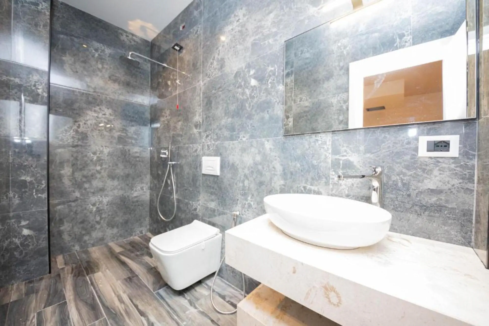 Alion Hotel 21
