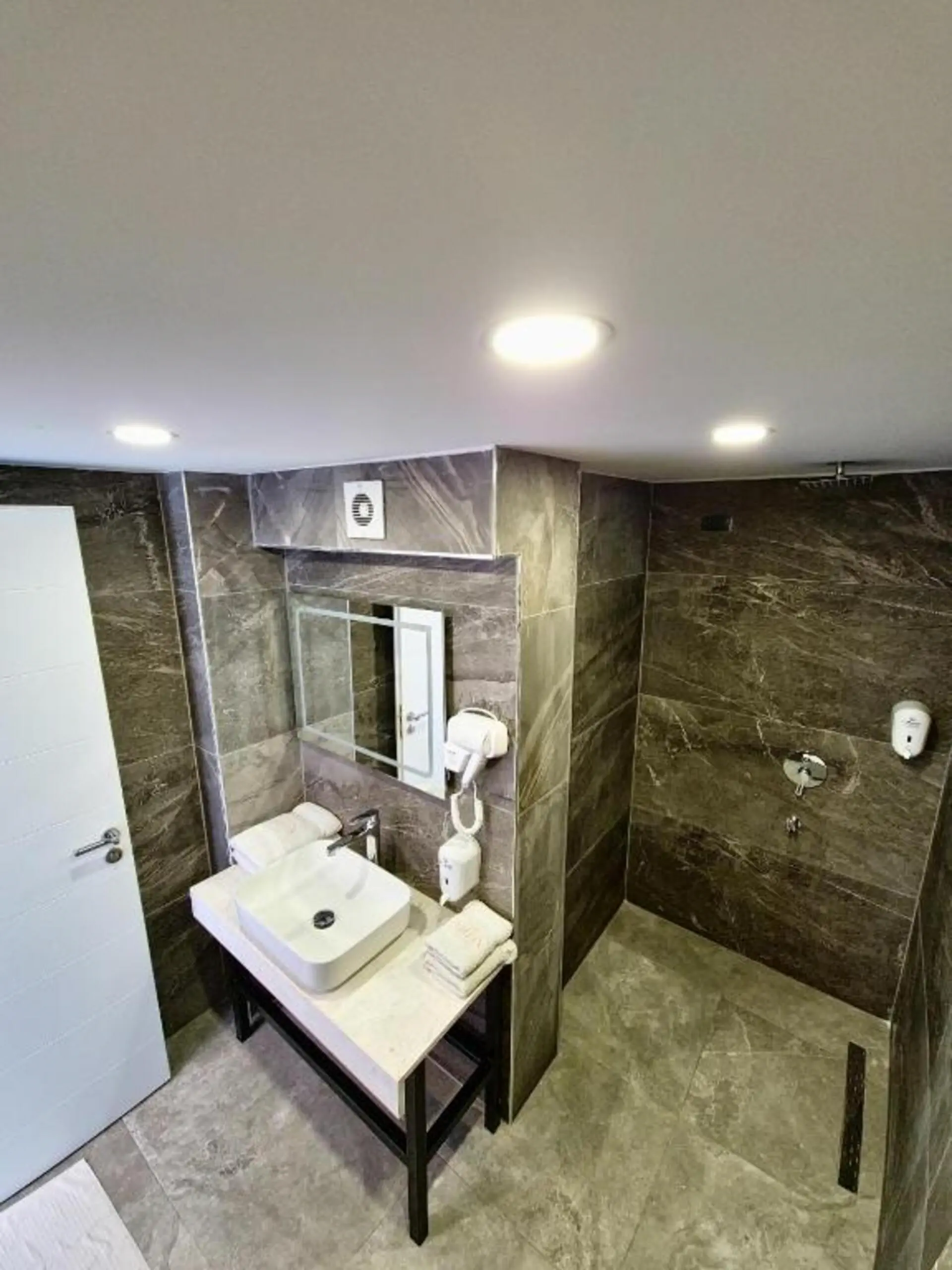 Alion Hotel 21