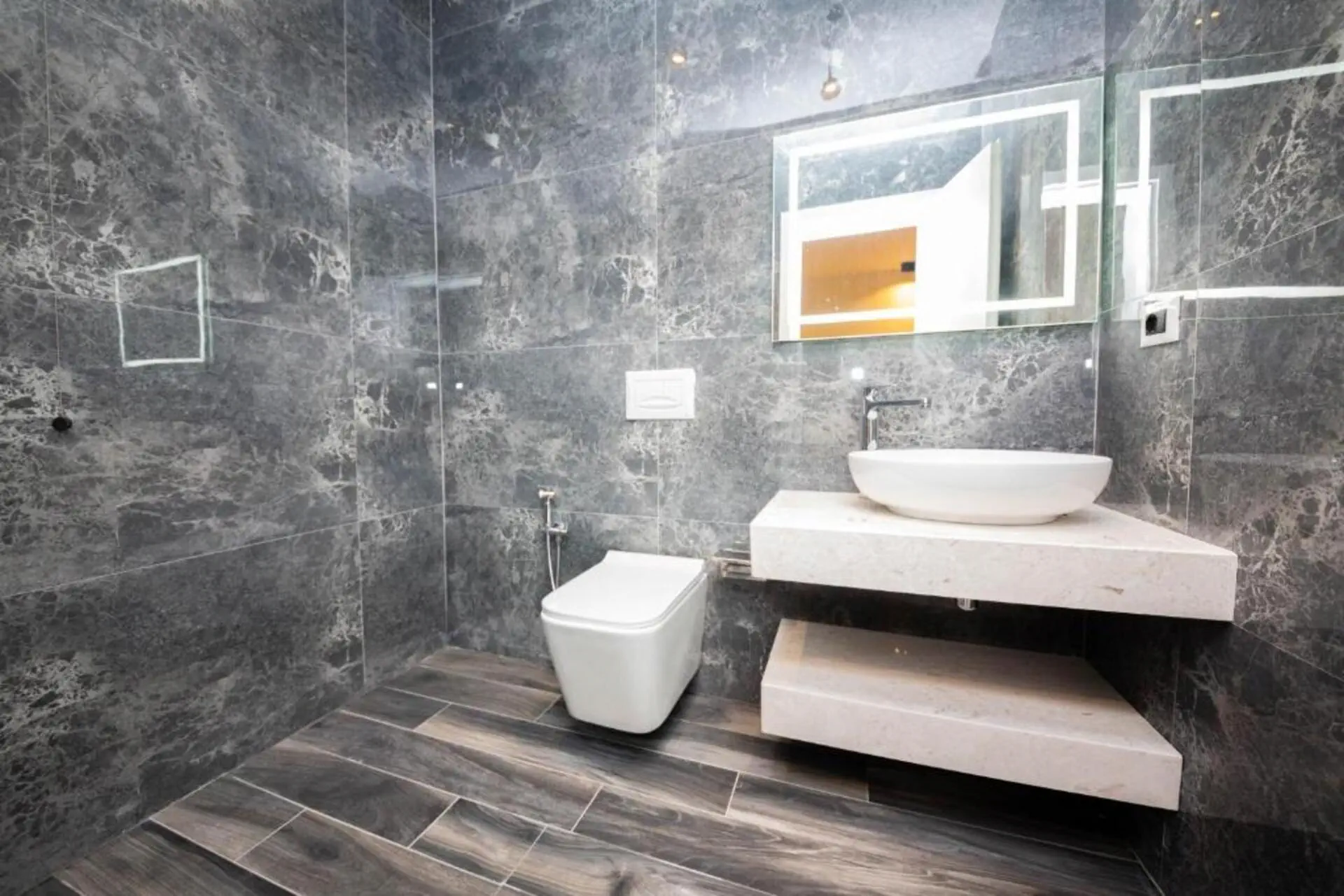 Alion Hotel 21