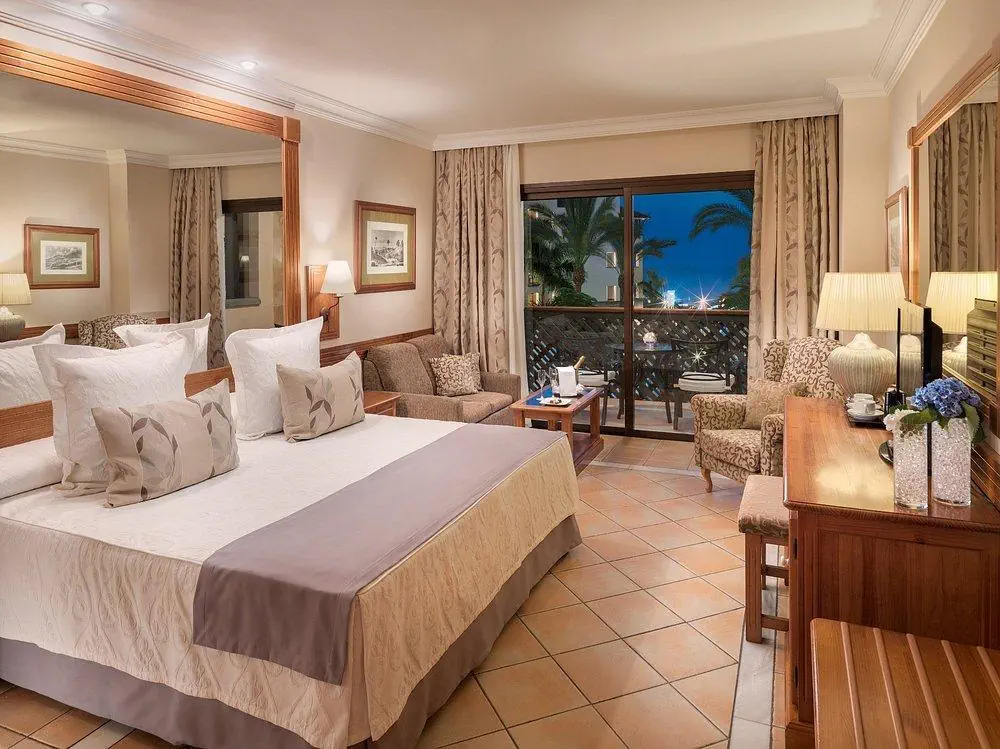 HOTEL GF Gran Costa Adeje